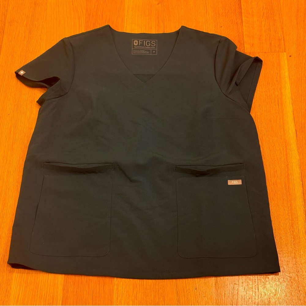 FIGS Women's V-Neck Scrub Top in Deep Teal Size Medium for Health Care Worker
